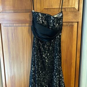 White House Black Market Size 4 Strapless Lace Cocktail dress